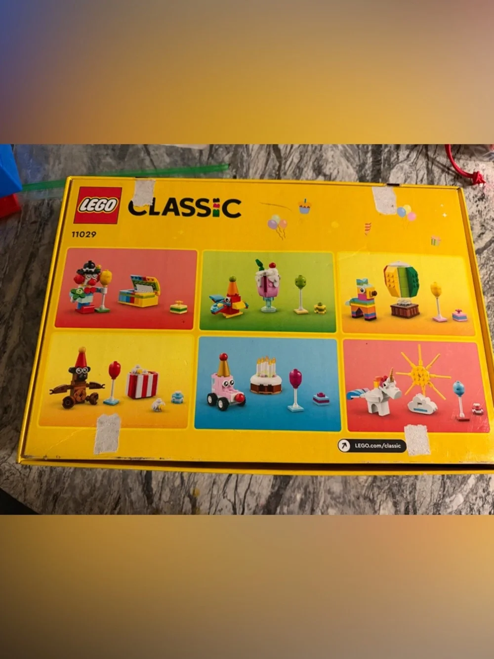 LEGO Classic 11029 Creative Party Box 900 Pc w/ Box Missing 19 Pieces